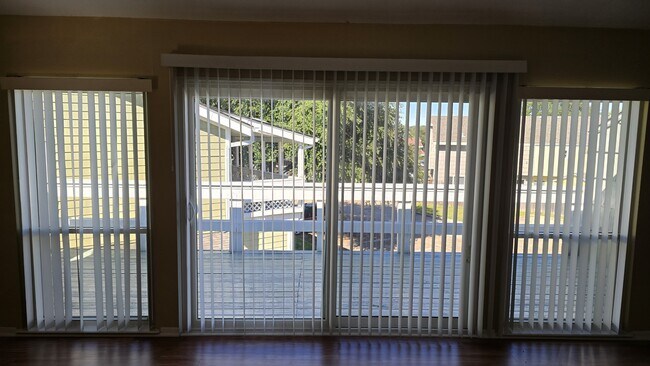 Foto del edificio - 135 April Point Dr N