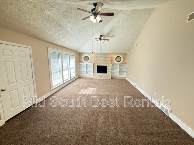 Building Photo - 3168 Mountain Terrace St