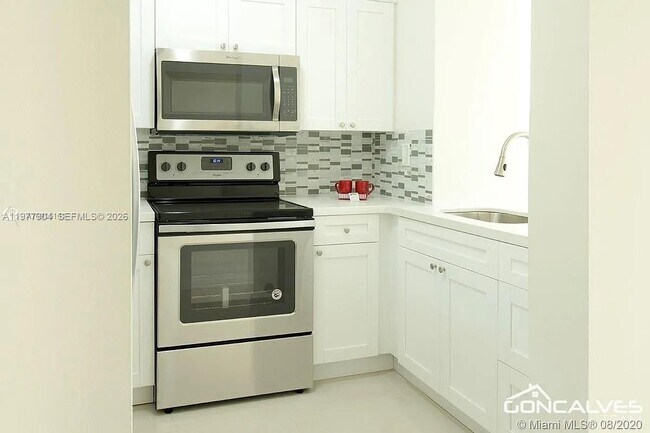 Building Photo - 546 SW 1st St