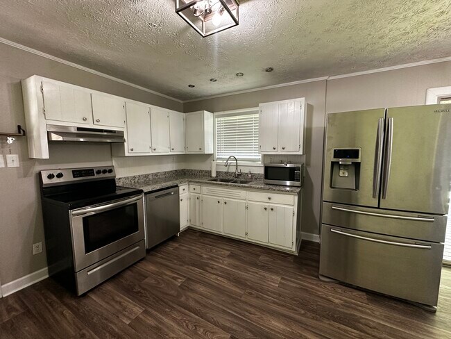 Foto del edificio - 616 Village Lane Dr SW