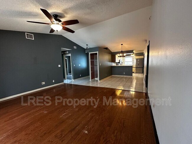 Foto del edificio - 555 Glen Haven Dr