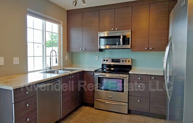 Foto del edificio - 19429 Randolph Pl