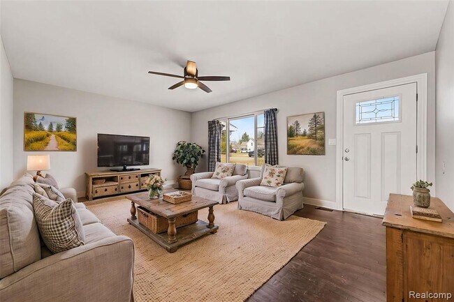 Building Photo - 880 Hemingway Rd