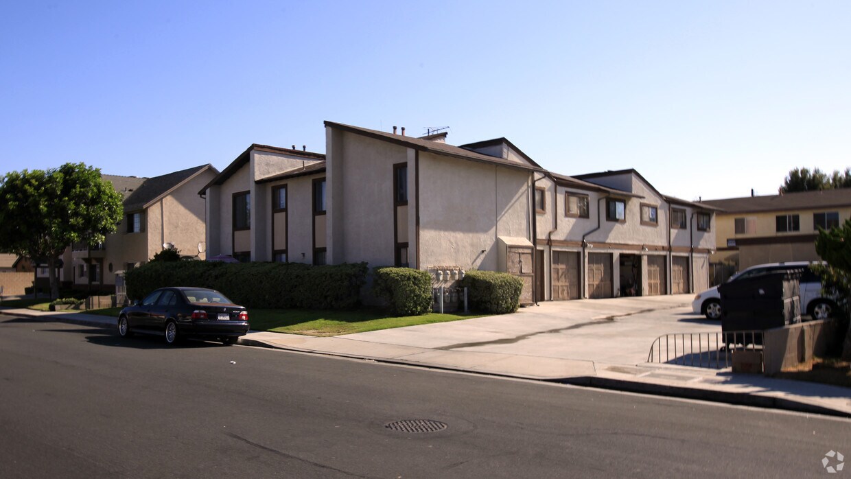 Building Photo - 13912 Cherry St