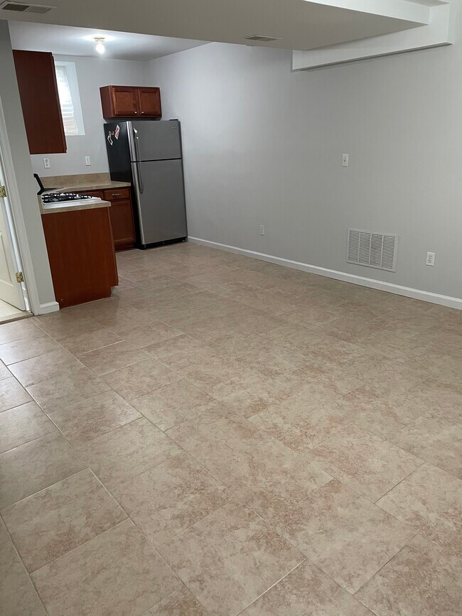 Building Photo - 564 Coryn Ct