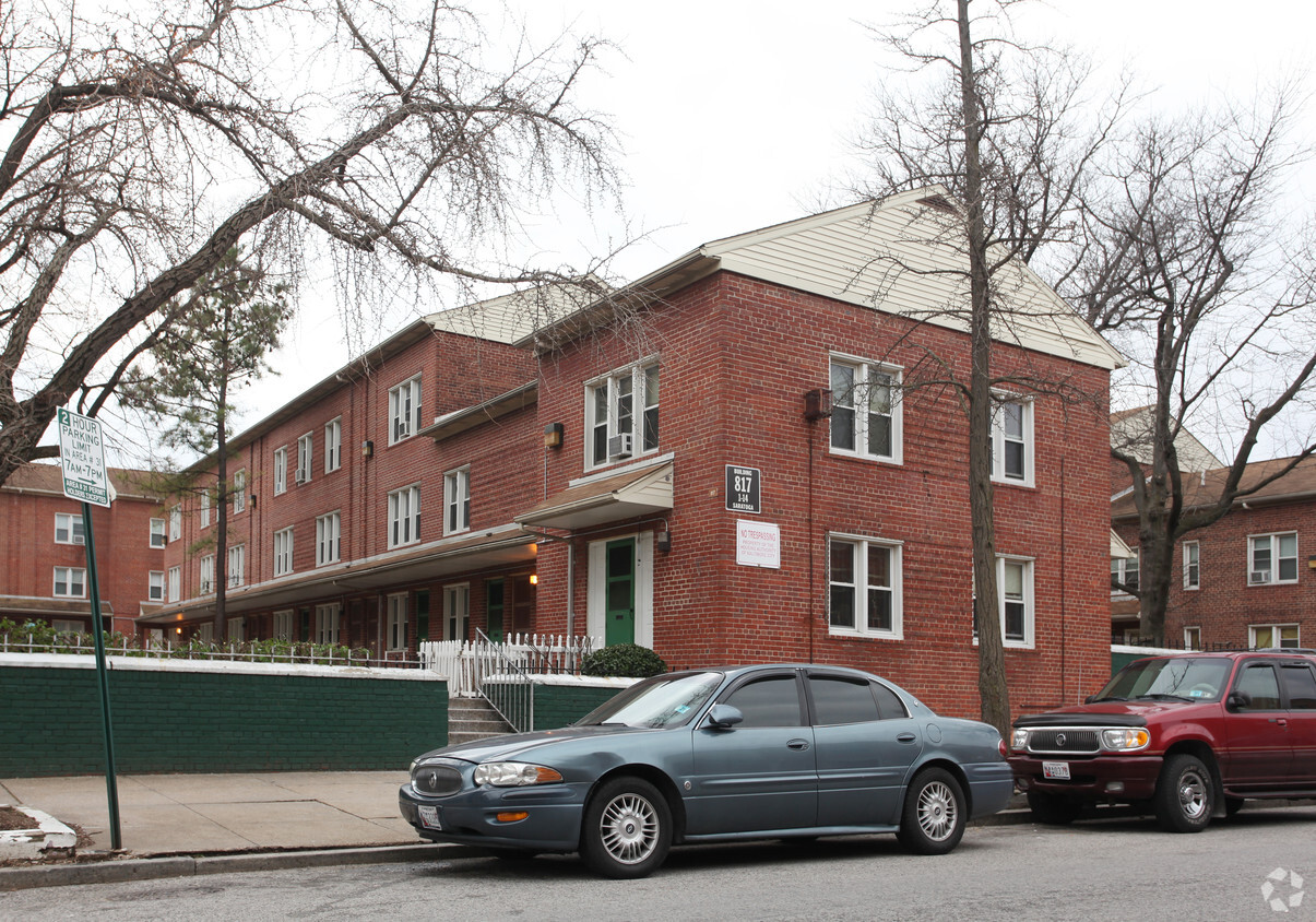 Building Photo - Poe Homes