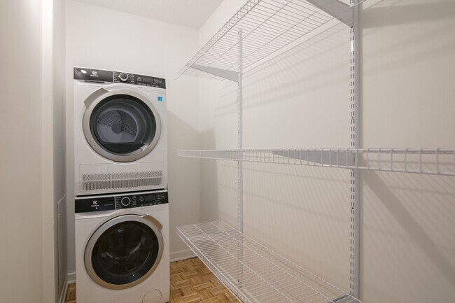 Photo du bâtiment - 4800 Maisonneuve Blvd W