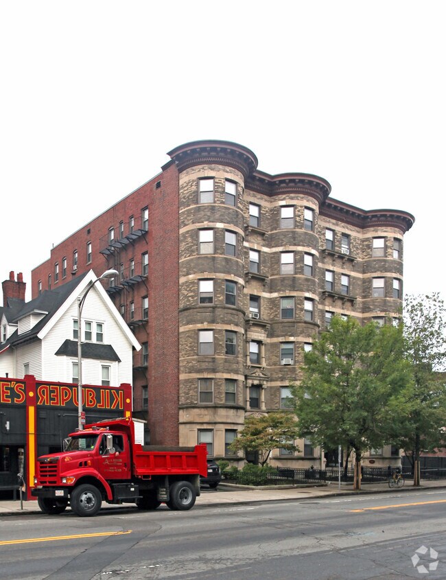 884888 Massachusetts Ave, Cambridge, MA 02139 Apartments Cambridge