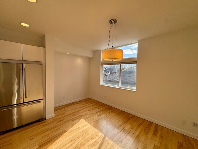 Foto del edificio - Beautiful West Seattle Townhome