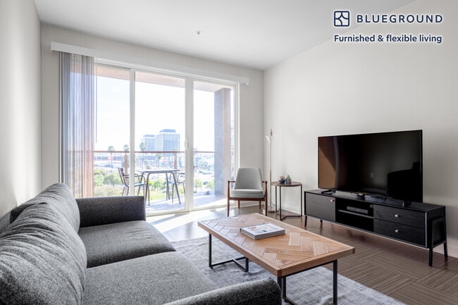 Foto del edificio - 13488 Maxella Ave