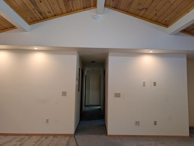 Building Photo - 3022 Barrow St