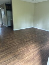 Building Photo - 509 University Dr