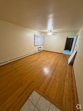 Building Photo - 1225 N La Grange Rd