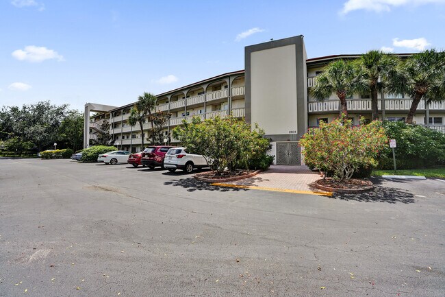 Foto del edificio - 1501 Cayman Way