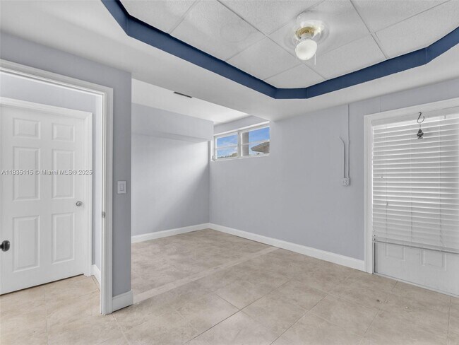 Foto del edificio - 6525 SW 18th St