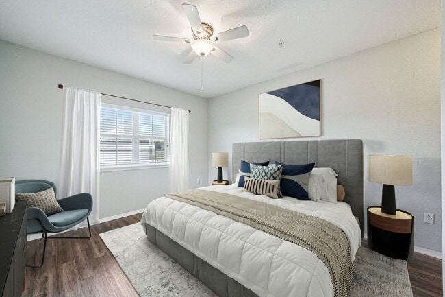 Building Photo - THE PARQ AT CROSS CREEK