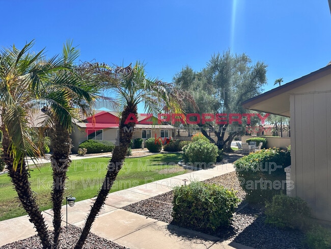 Building Photo - 18841 N Palomar Dr
