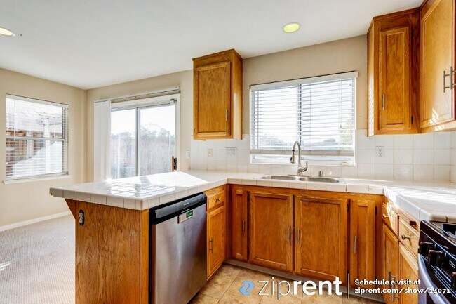 Building Photo - 3121 Stone Cliff Ct