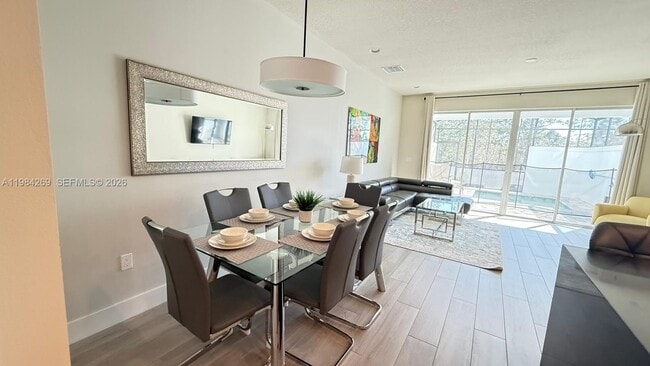 Foto del edificio - 1400 Peaceful Nature Wy