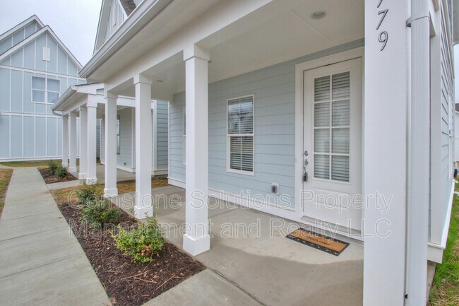 Building Photo - 779 Cottage Park Dr