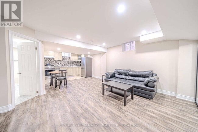 Building Photo - 3145 Countess Crescent