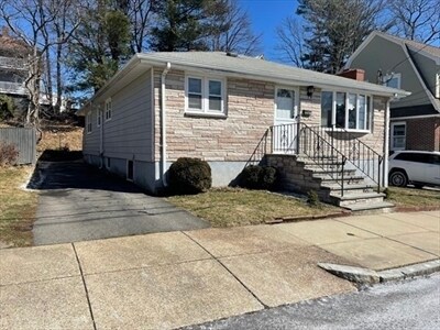 Foto principal - 31 Stearns Rd