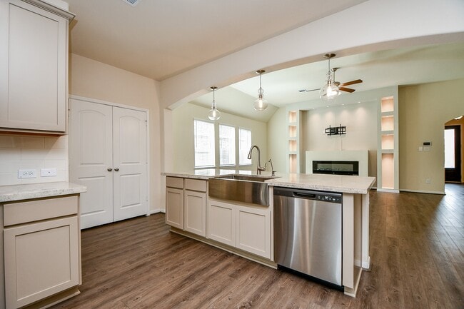 Building Photo - 15210 Ordie Run Dr