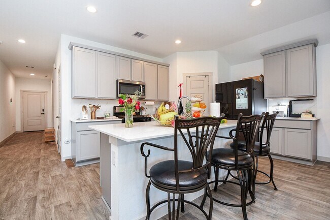 Foto del edificio - 8134 Sugar Cane Ln