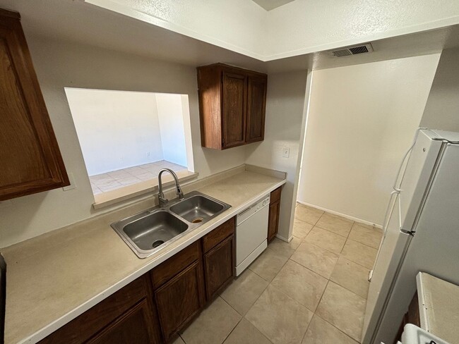 Foto del edificio - 2883 Wheelwright Dr