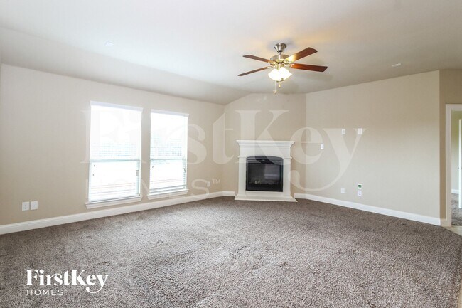 Foto del edificio - 4325 Bayport Dr