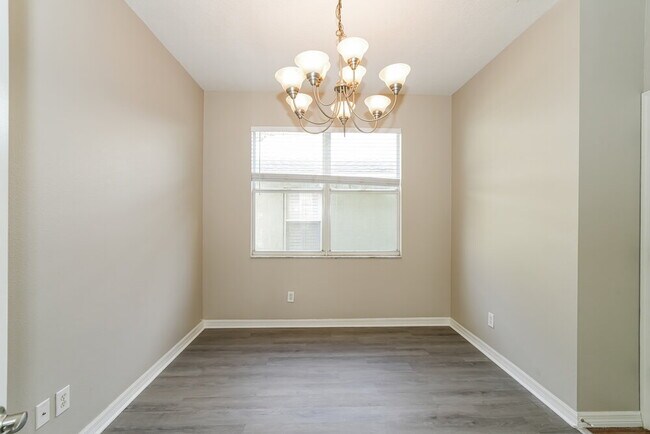 Foto del edificio - 7814 Citrus Blossom Dr