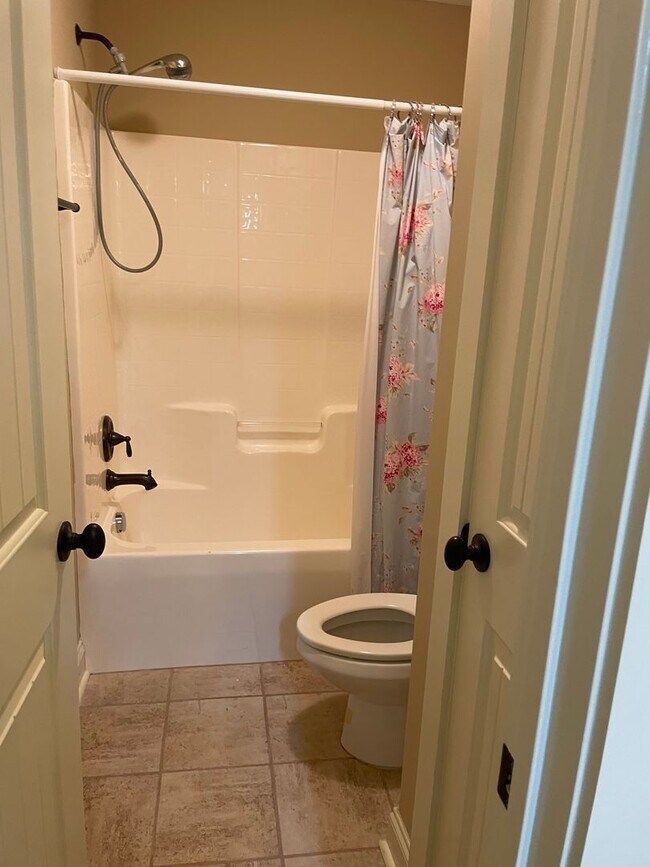 Foto del edificio - 352 Lightness Dr