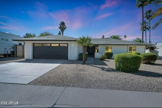 Building Photo - 5423 E Justine Rd