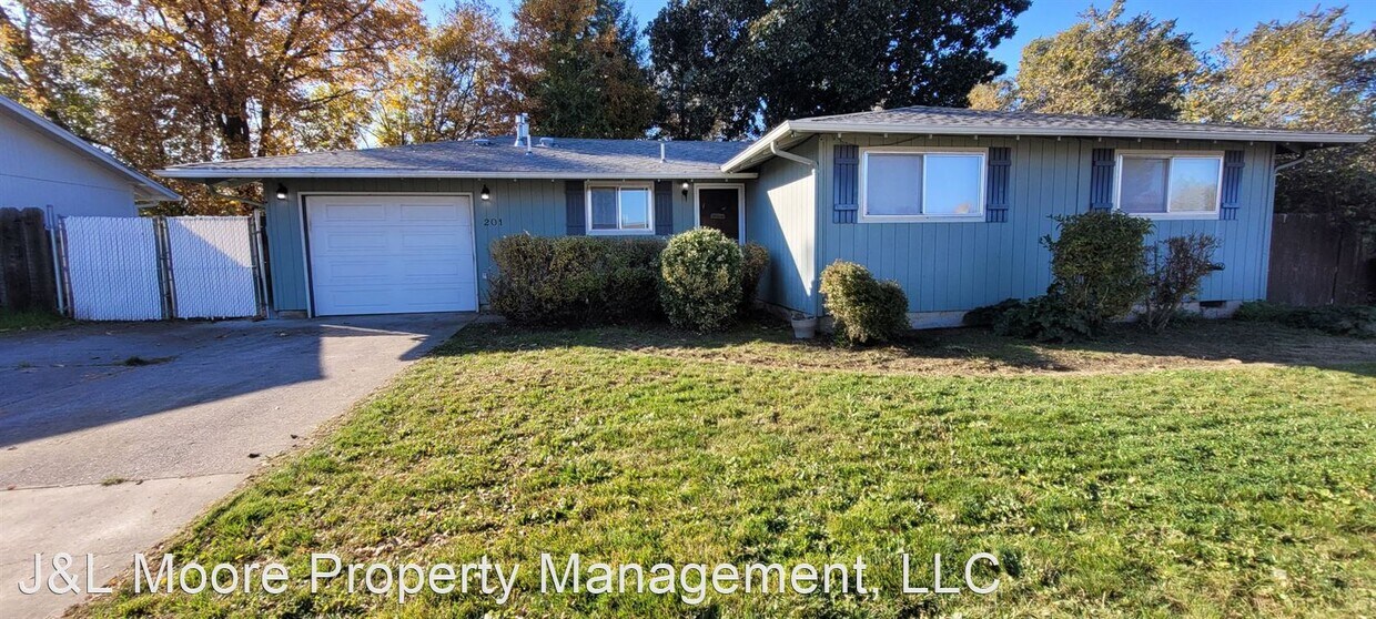 3 br, 1.5 bath House 201 Rachel Dr. House Rental in Central Point