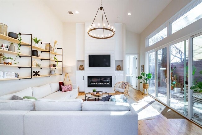 Building Photo - 8307 Hathaway Dr