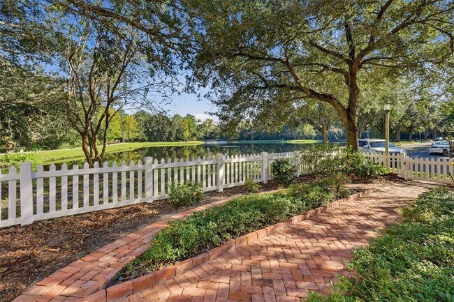 Foto del edificio - 815 Lake Evalyn Dr