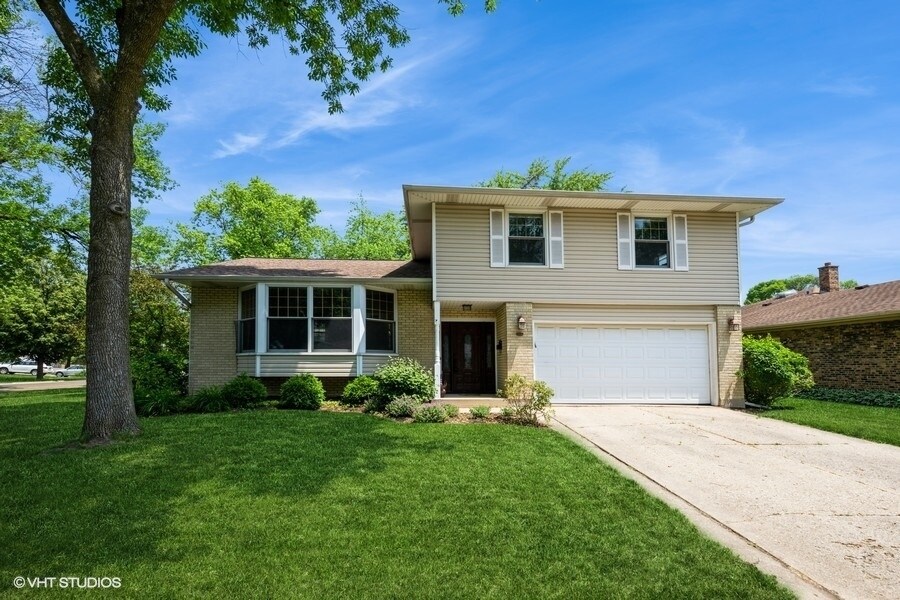 Foto principal - 2102 E Robinhood Ln