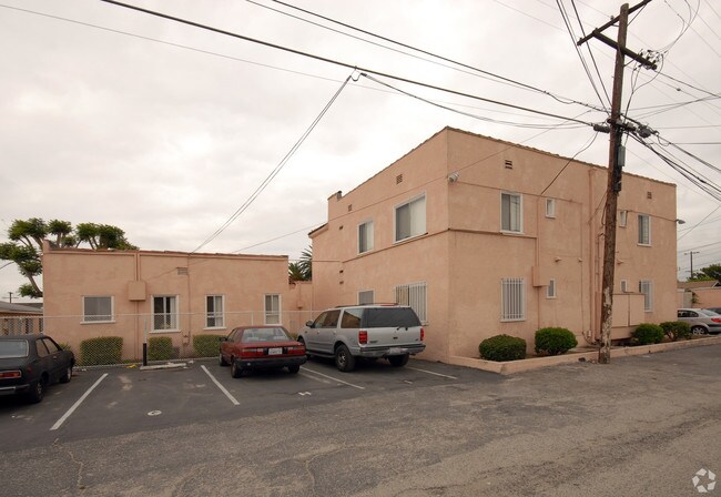 Building Photo - *DO NOT USE*923-1015 E 79th St-HUD