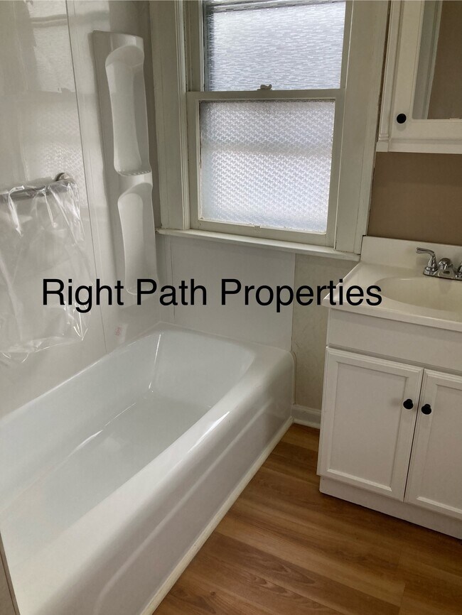 Foto del edificio - 129 Brandtson Ave