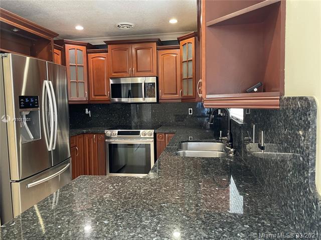 Building Photo - 9711 SW 164th Ct