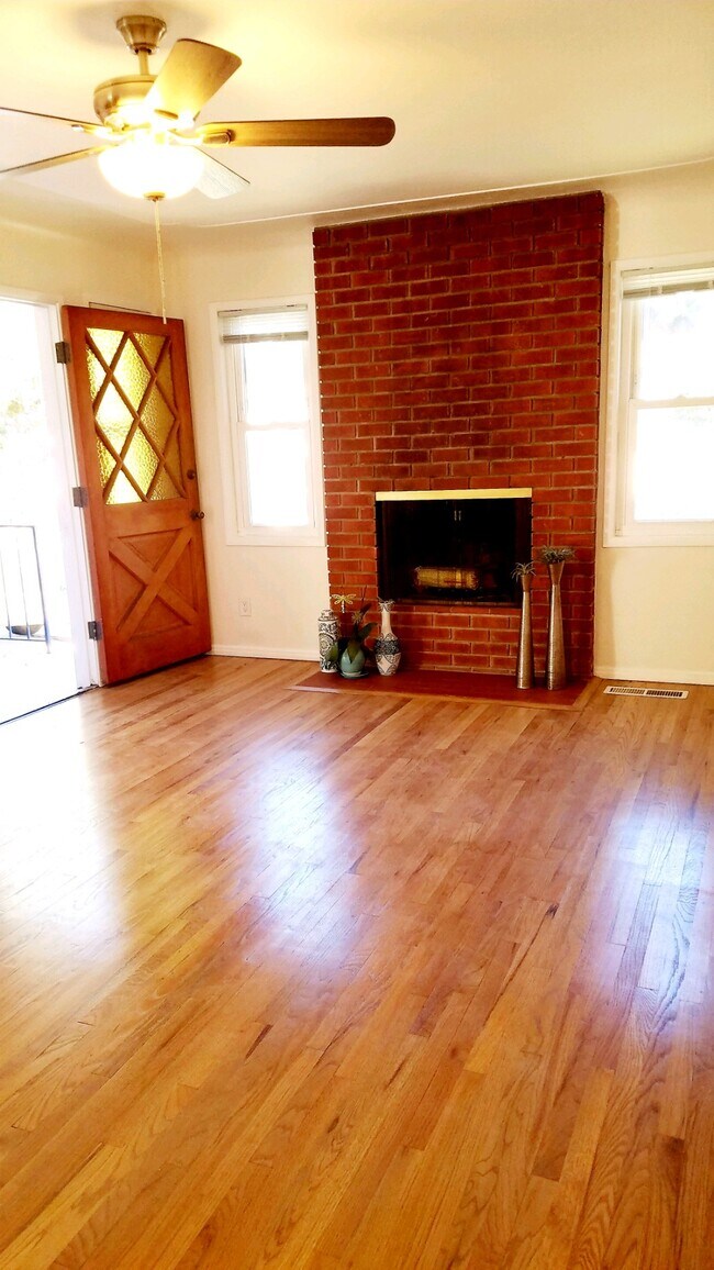 Building Photo - 4340 Cartagena Dr