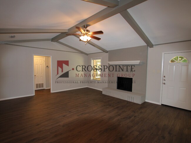 Building Photo - Charming 3 Bedroom in Whitehouse!