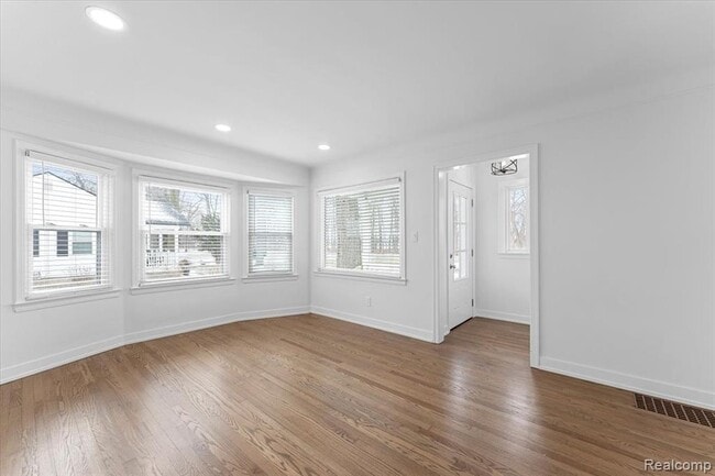 Foto del edificio - 25161 Meridian Rd