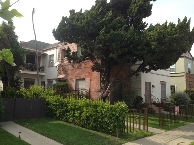 Exterior - 123 N Harper Ave
