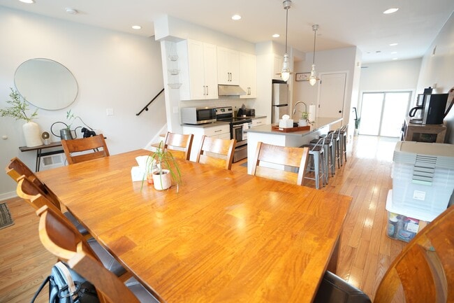 Foto del edificio - 341 Cantrell St