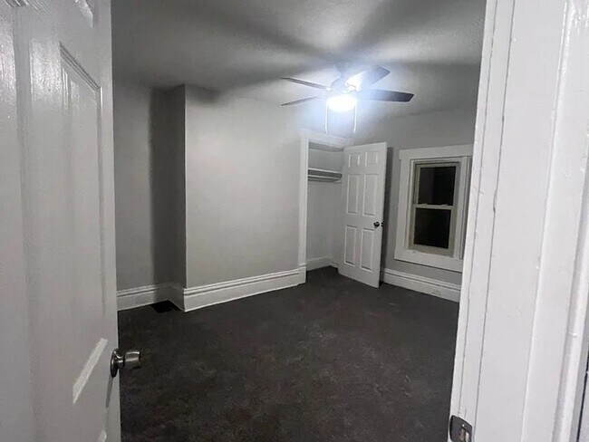 Foto del edificio - Beautiful newly renovated 3 bedroom