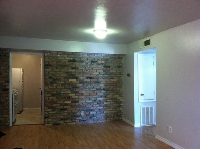 Building Photo - 2507 Montrose Blvd