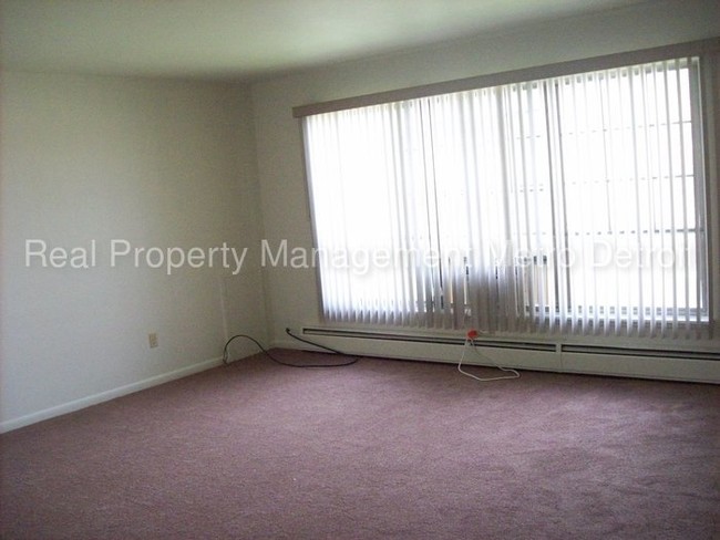 Building Photo - 3204 Shenandoah Dr
