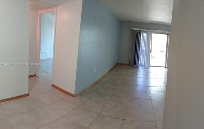 Foto del edificio - 7831 Miller Dr