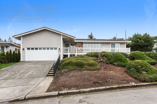 Building Photo - Beautiful 4 Bed 2 Bath House